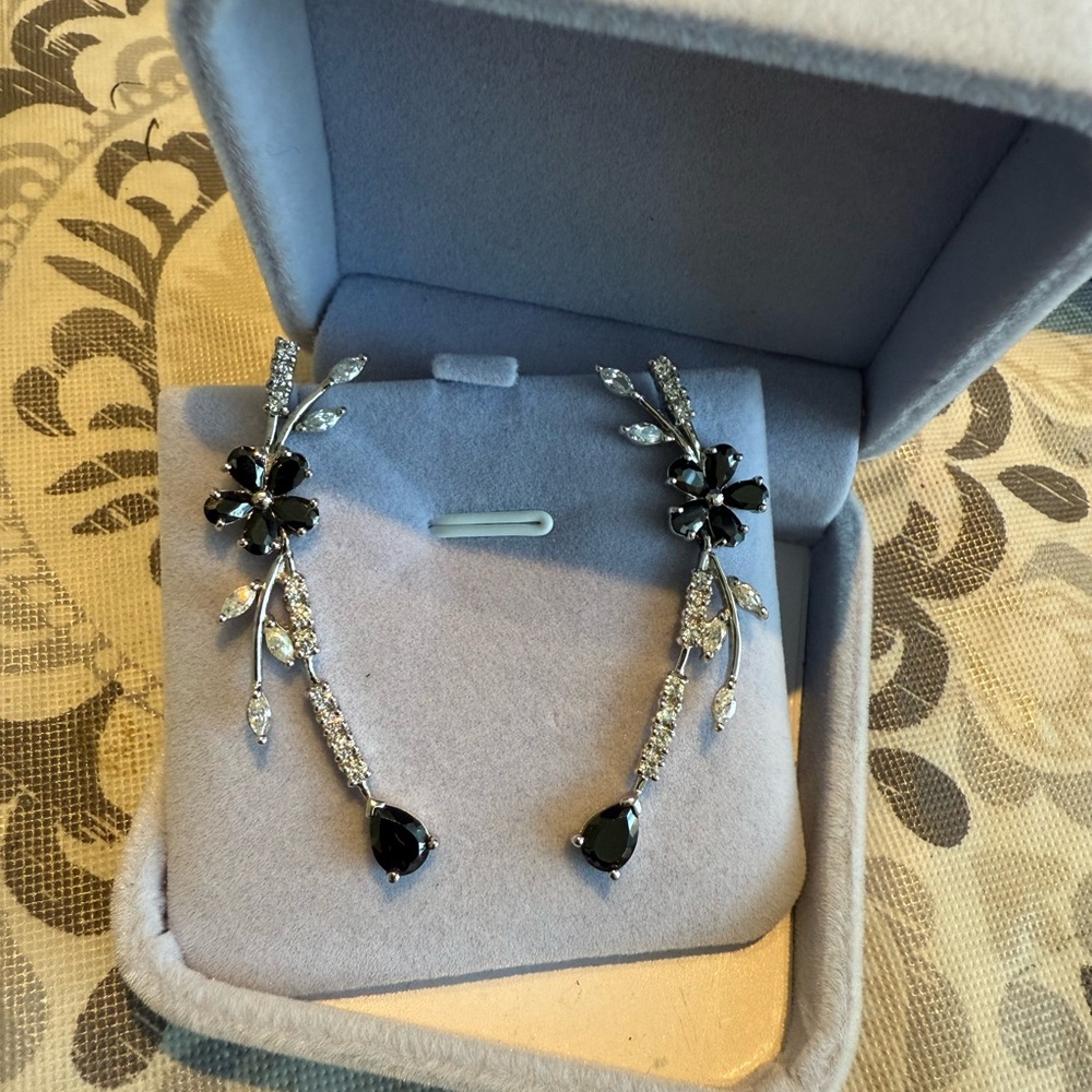 Sterling Silver 925 Black and Silver Floral Earrings